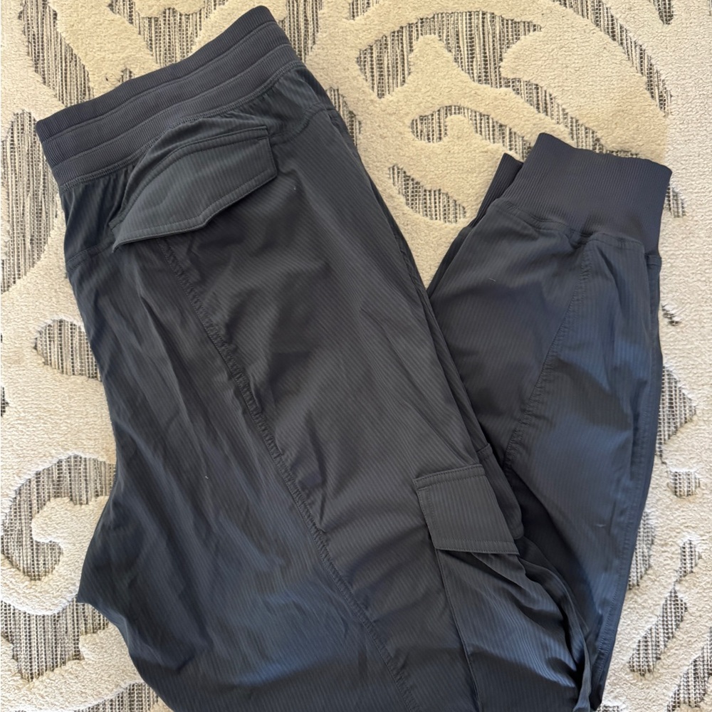 Lululemon dark gray joggers size Large
